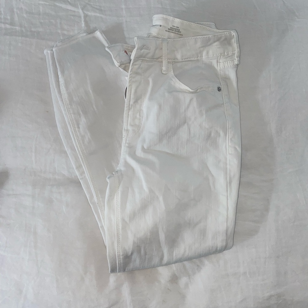 White skinny jeans